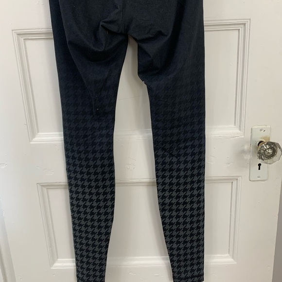 Lululemon Houndstooth Long Leggings - Picture 8 of 8
